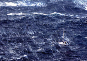 Самый невезучий яхтсмен спасен в четвертый раз